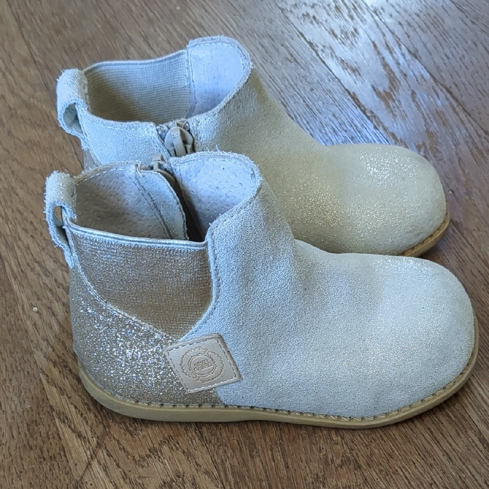 Livie & Luca Silver Ankle Boots Toddler Size 8
